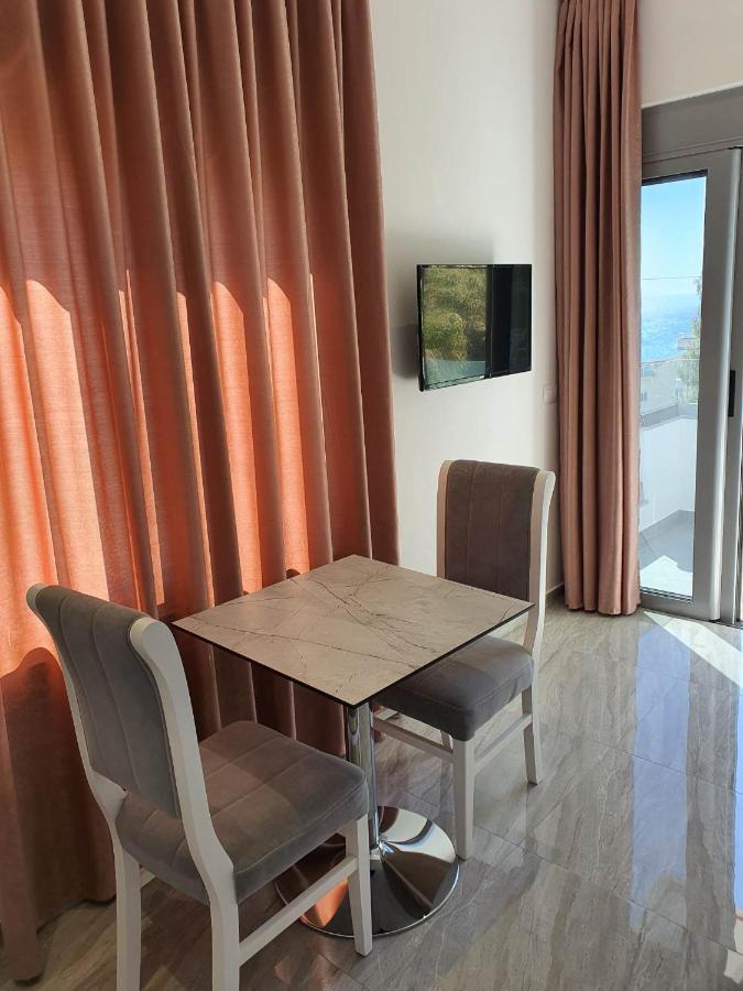 The Sunset View Apartament *