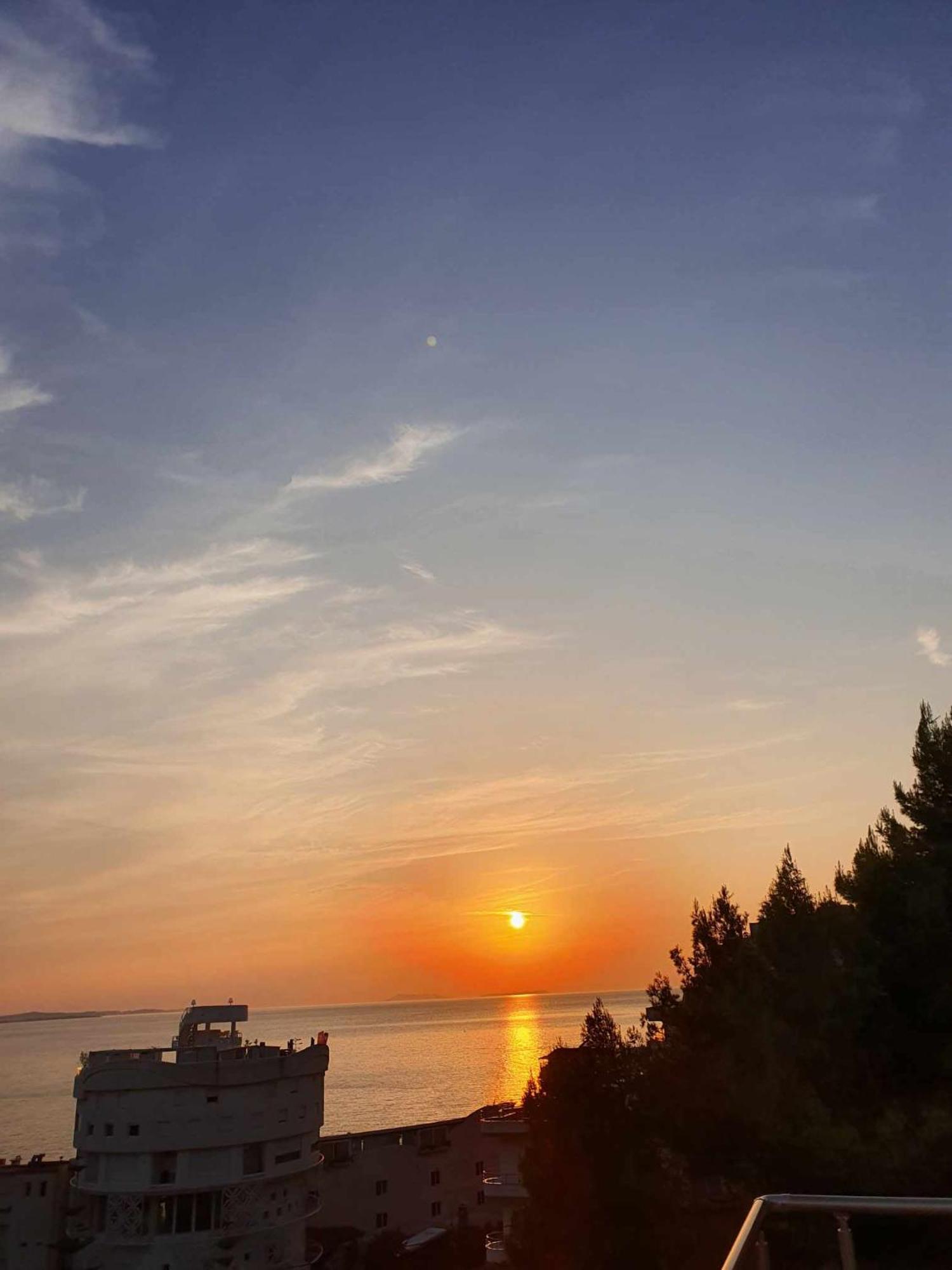 The Sunset View Apartament